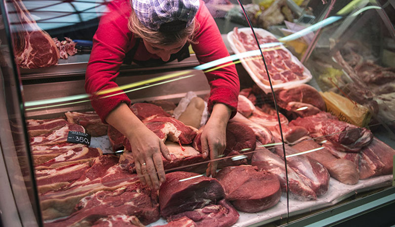 آخرین قیمت گوشت قرمز در بازار/ران گوساله ١۶۵هزار تومان