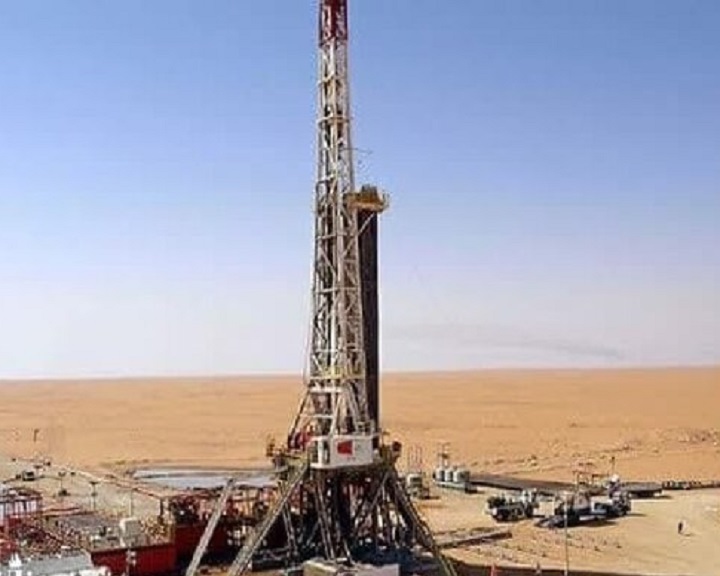 دستیابی به نفت و گاز در حفاری‌های اکتشافی دو میدان نفتی و گازی کشور